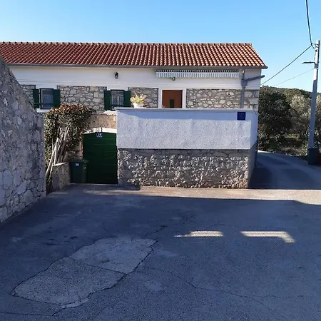 With A Parking Space 公寓